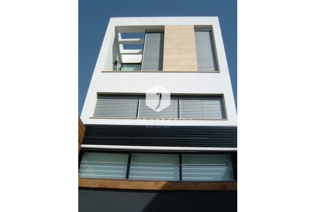 Aus zweiter Hand - Duplex -
Almoradí - Costa Blanca