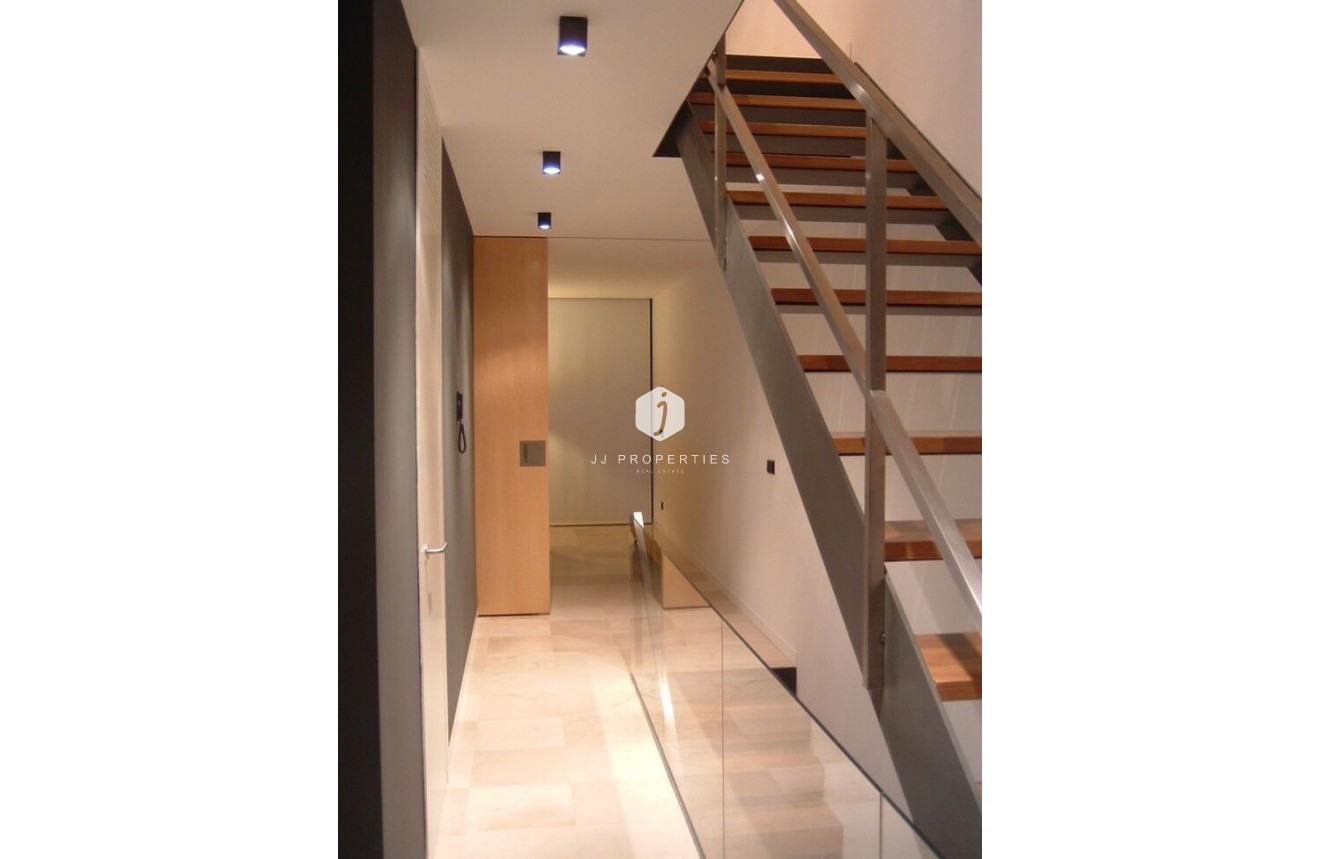 Aus zweiter Hand - Duplex -
Almoradí - Costa Blanca