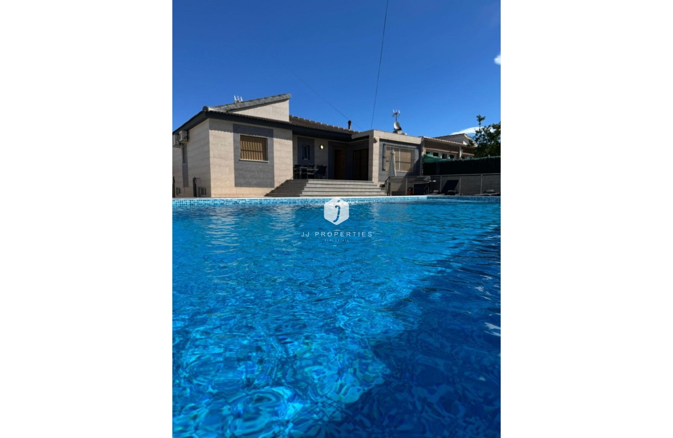 D'occasion - Villa -
Torrevieja - Los Balcones - Los Altos del Edén