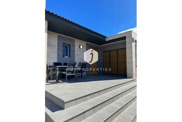 D'occasion - Villa -
Torrevieja - Los Balcones - Los Altos del Edén