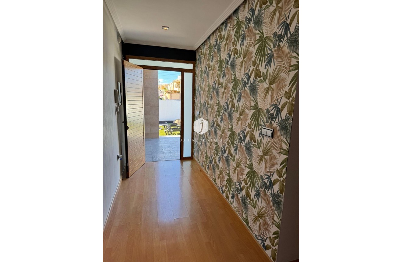 D'occasion - Villa -
Torrevieja - Los Balcones - Los Altos del Edén