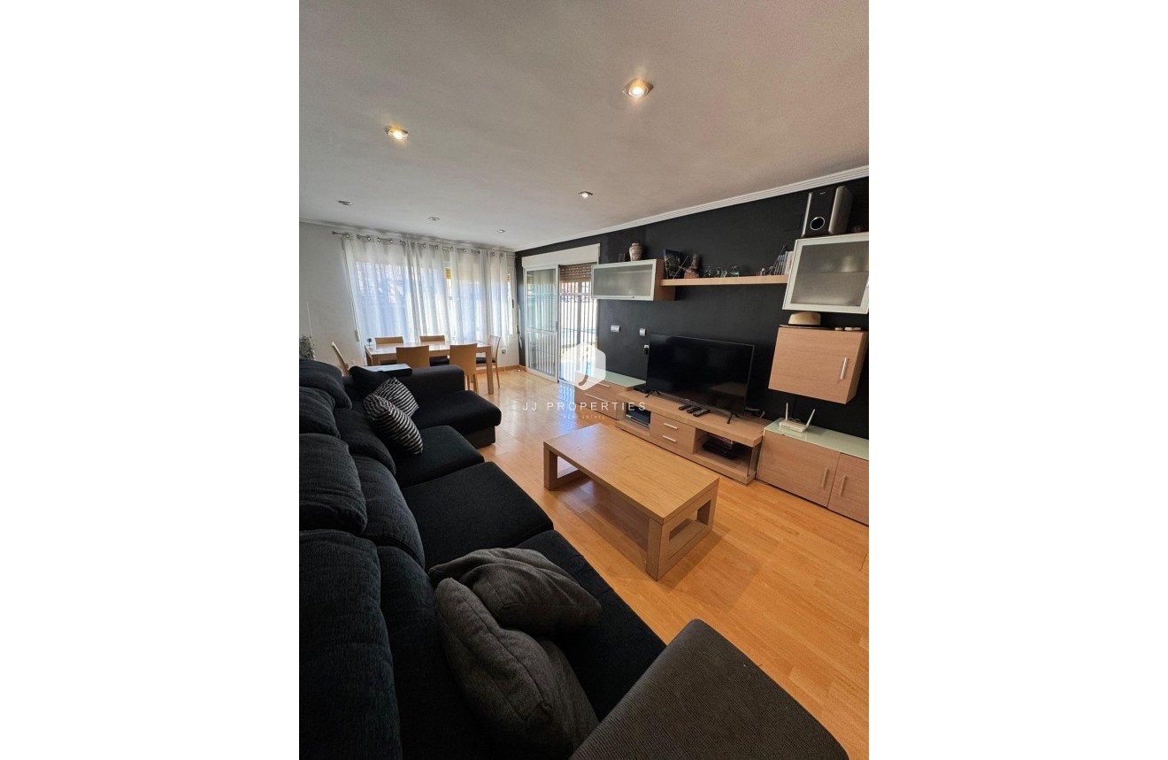 D'occasion - Villa -
Torrevieja - Los Balcones - Los Altos del Edén