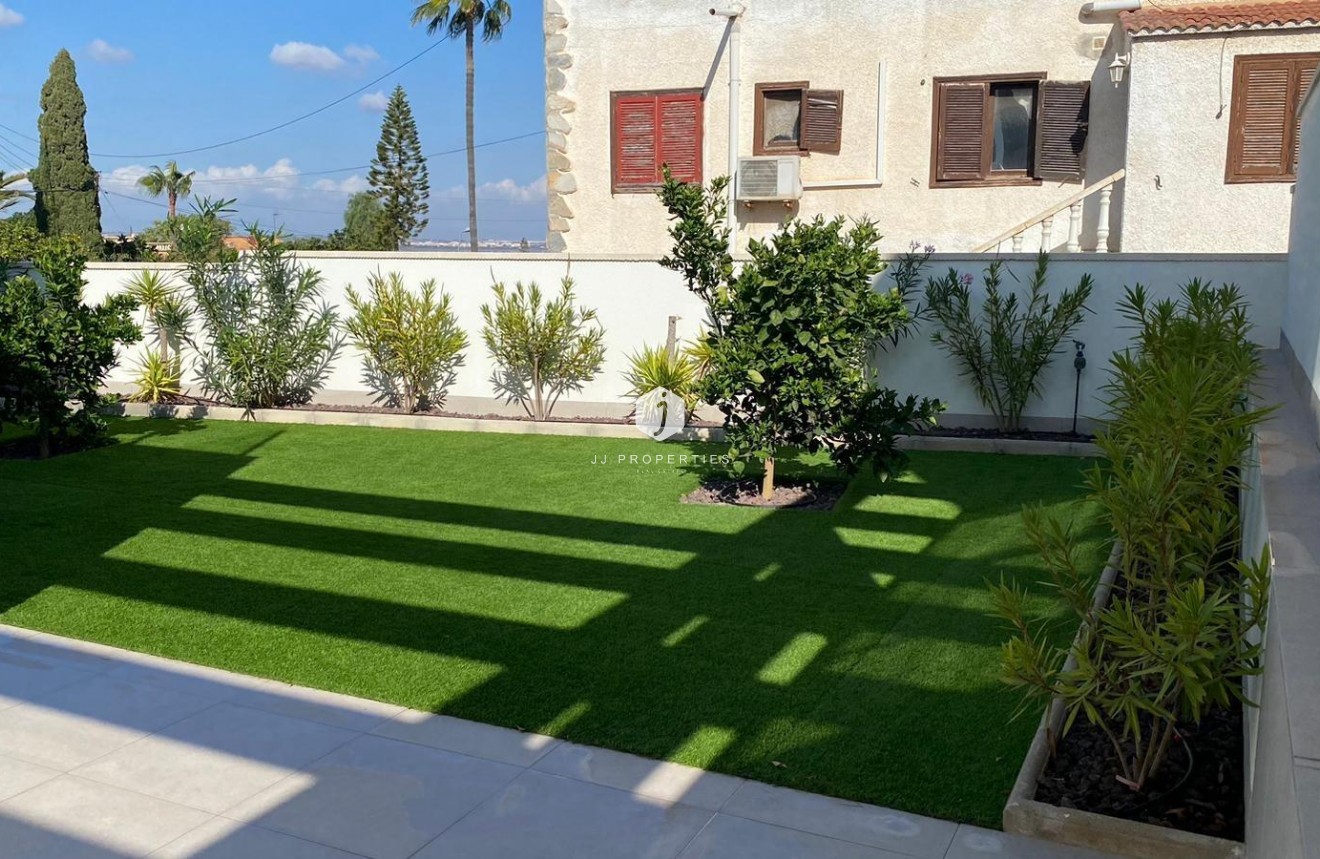 D'occasion - Villa -
Torrevieja - Los Balcones