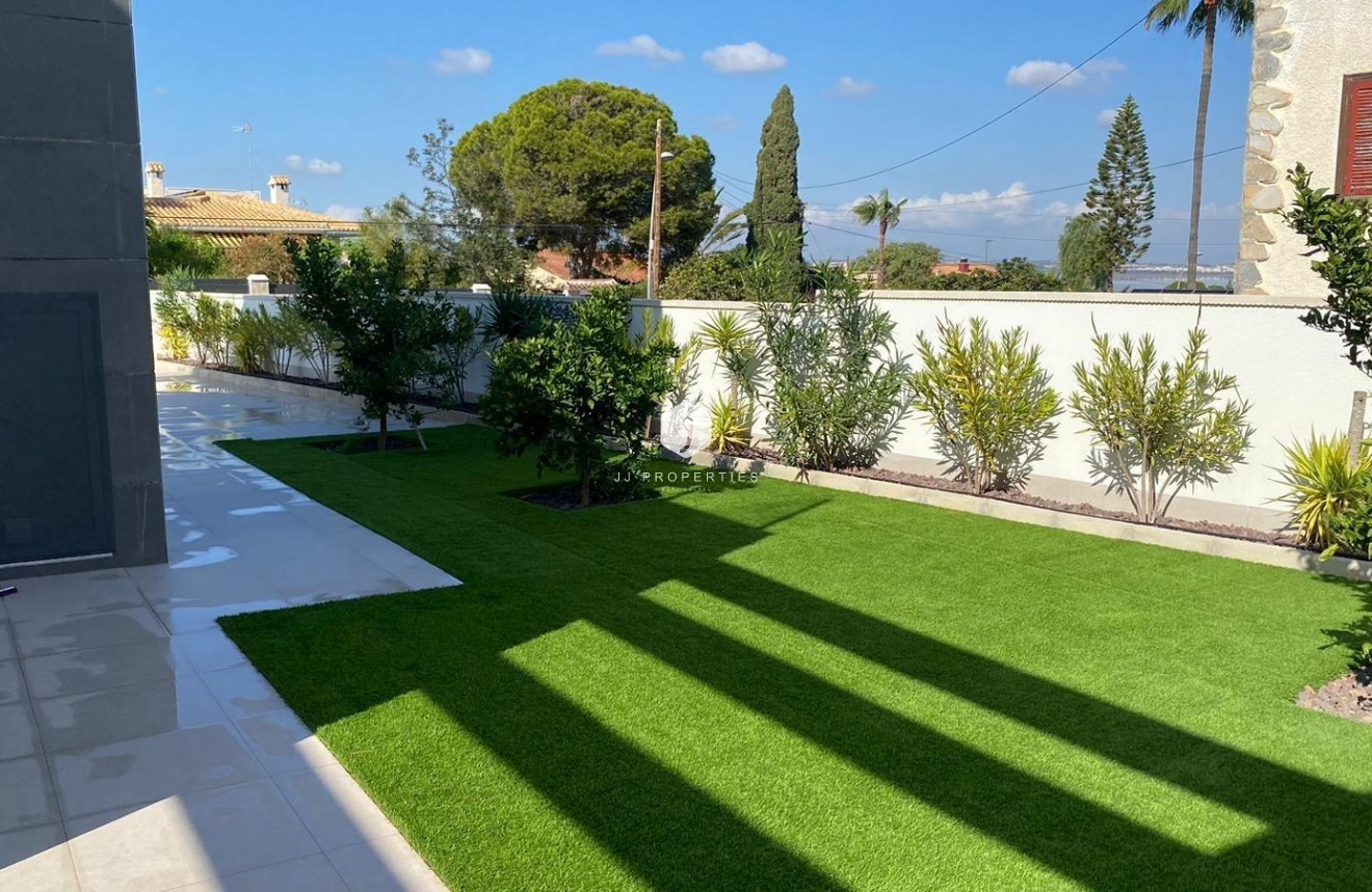 D'occasion - Villa -
Torrevieja - Los Balcones