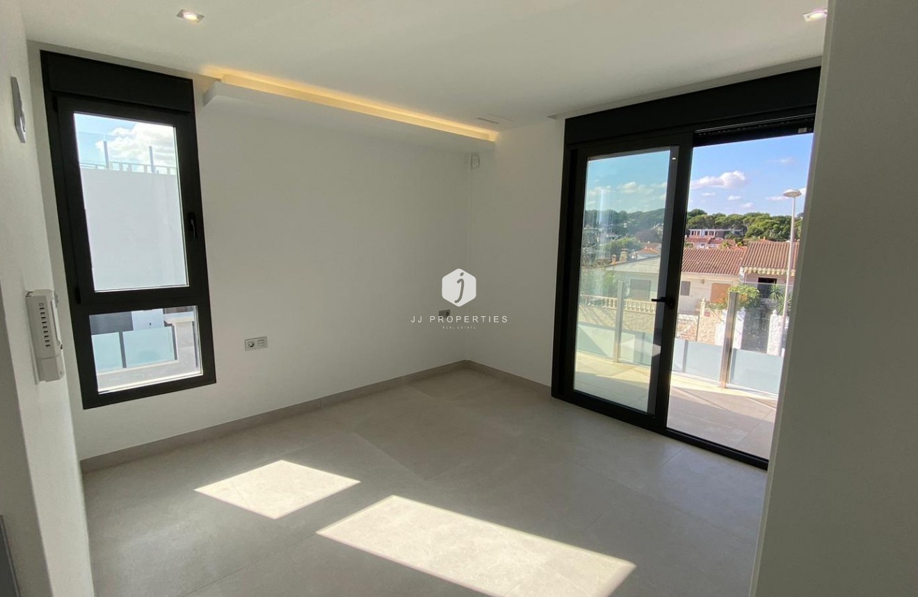 D'occasion - Villa -
Torrevieja - Los Balcones