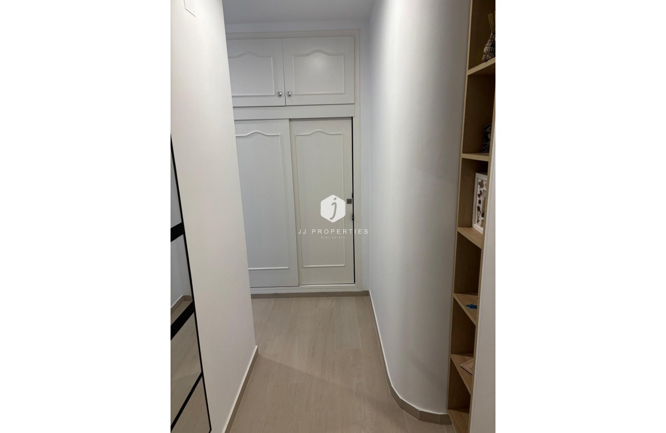 Segunda mano - Apartamento / piso -
Torrevieja - Centro