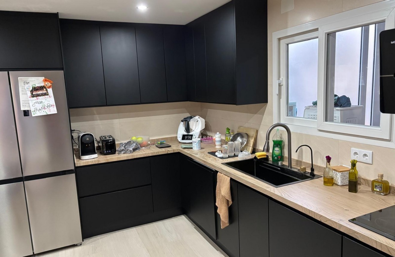 Segunda mano - Apartamento / piso -
Torrevieja - Centro