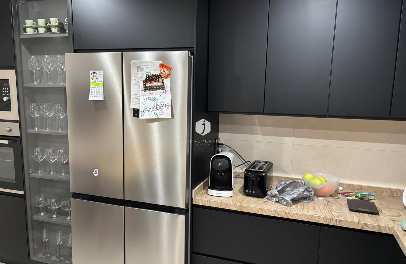 Segunda mano - Apartamento / piso -
Torrevieja - Centro