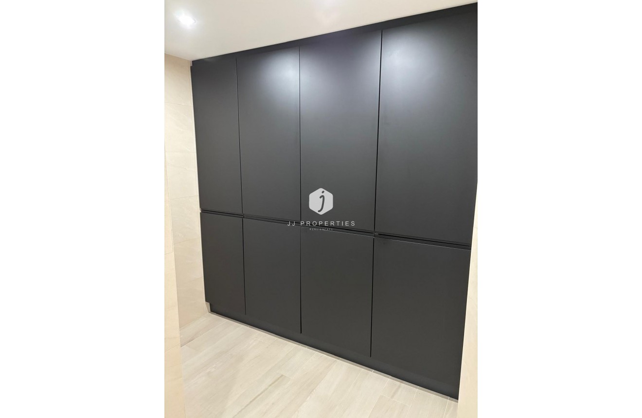 Segunda mano - Apartamento / piso -
Torrevieja - Centro