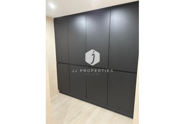 Segunda mano - Apartamento / piso -
Torrevieja - Centro