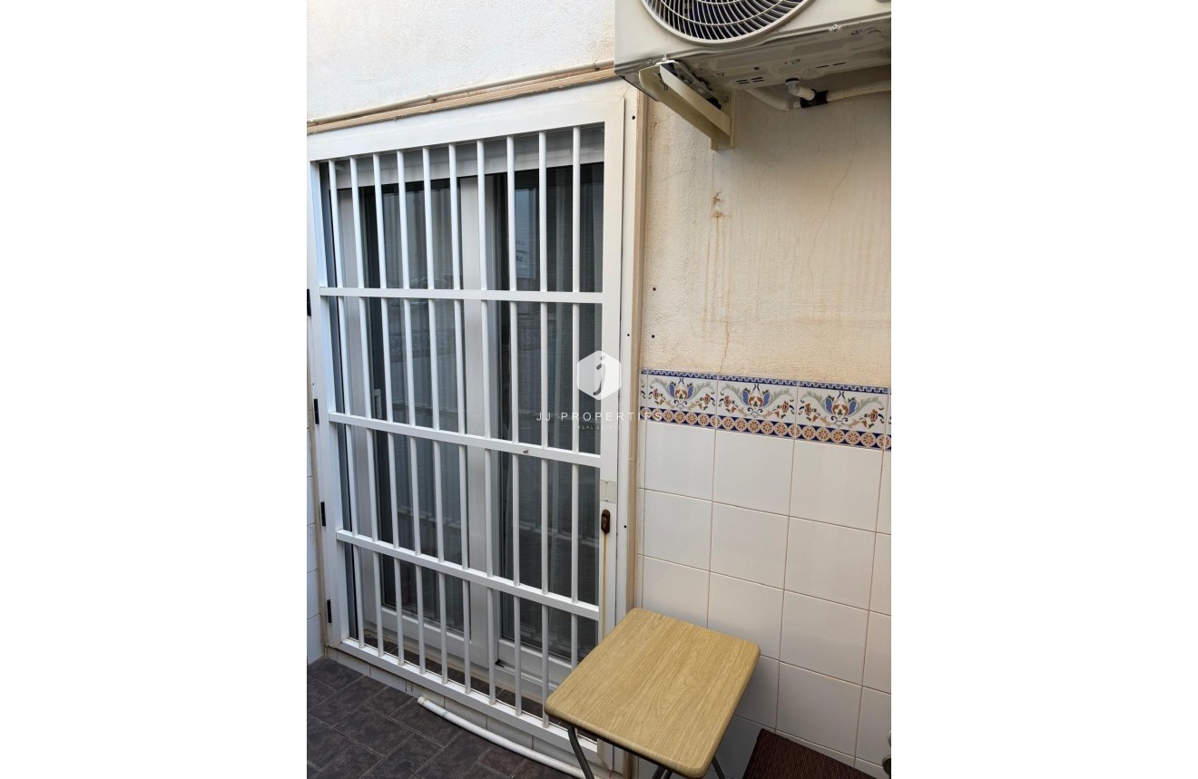 Segunda mano - Apartamento / piso -
Torrevieja - Centro