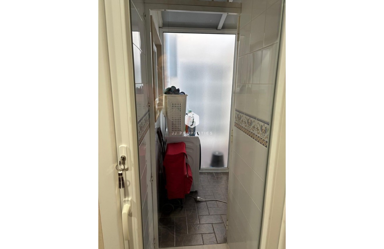 Segunda mano - Apartamento / piso -
Torrevieja - Centro