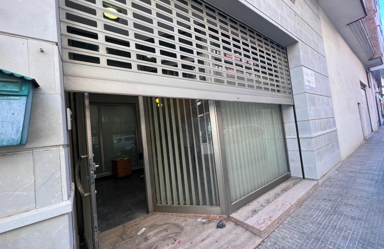 Resale - Commercial -
Beniel - CENTRO