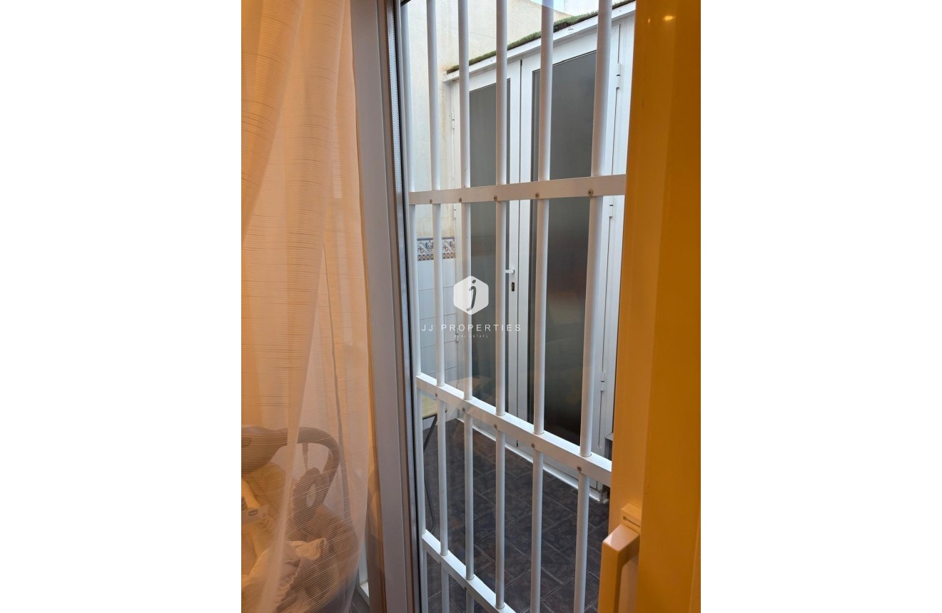 Segunda mano - Apartamento / piso -
Torrevieja - Centro