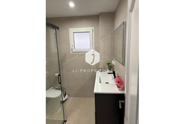 Segunda mano - Apartamento / piso -
Torrevieja - Centro