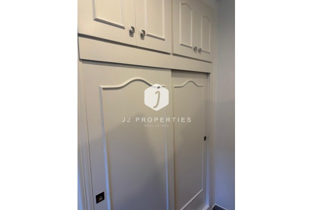 Segunda mano - Apartamento / piso -
Torrevieja - Centro