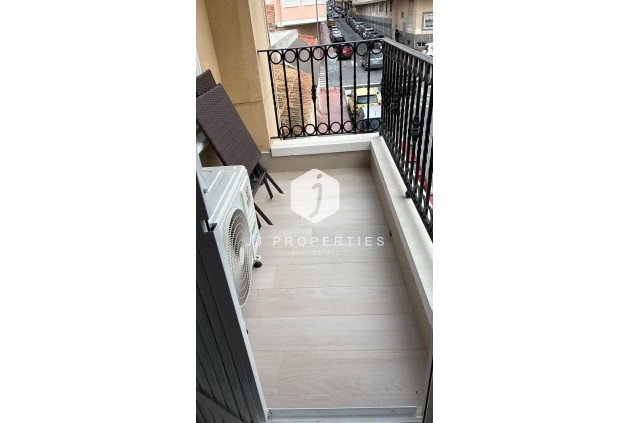 Segunda mano - Apartamento / piso -
Torrevieja - Centro