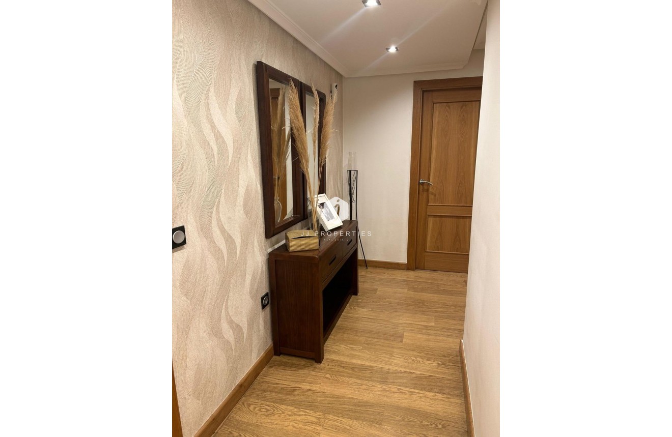 Segunda mano - Apartamento / piso -
Torrevieja - Centro