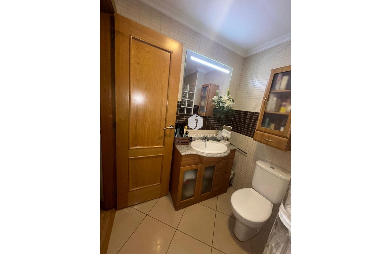 Segunda mano - Apartamento / piso -
Torrevieja - Centro