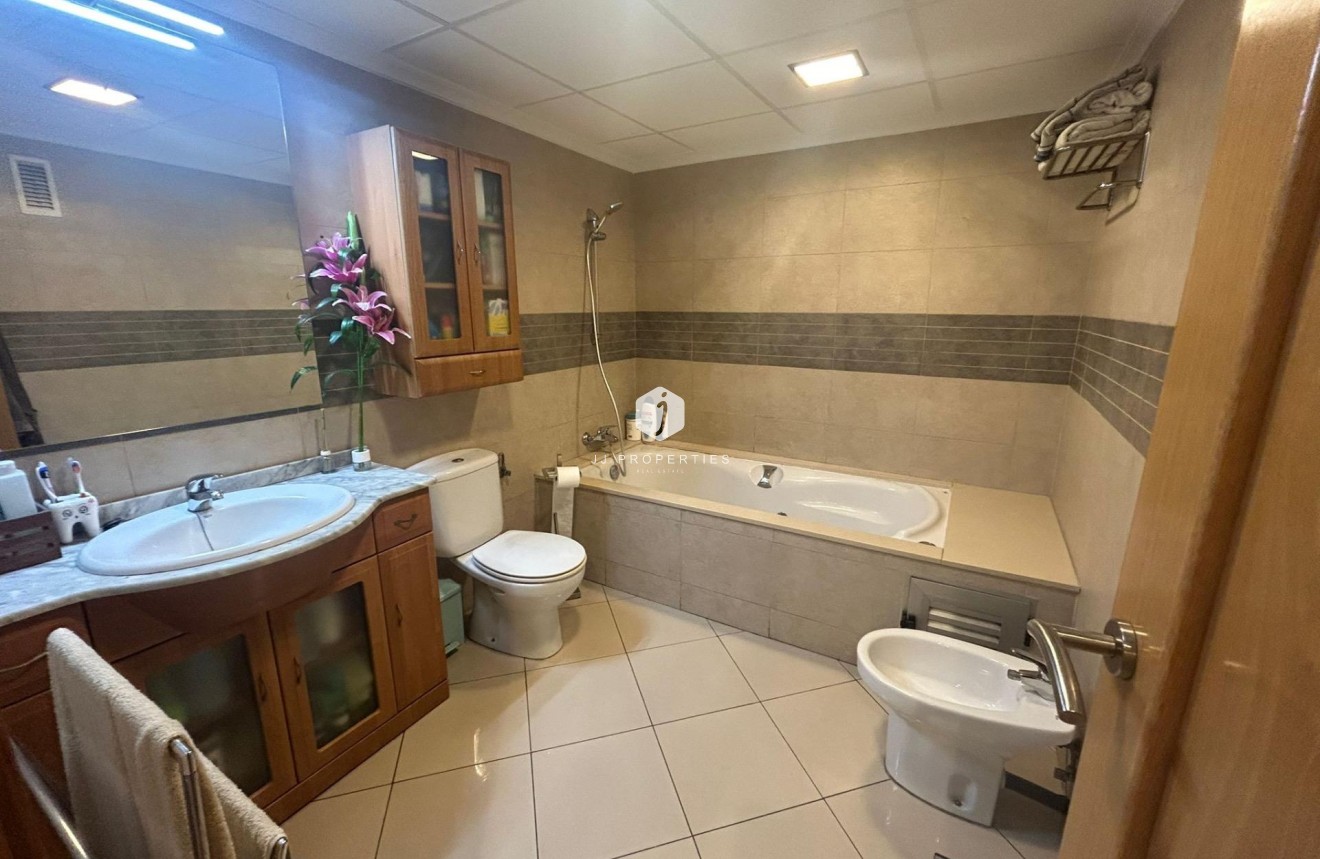 Segunda mano - Apartamento / piso -
Torrevieja - Centro