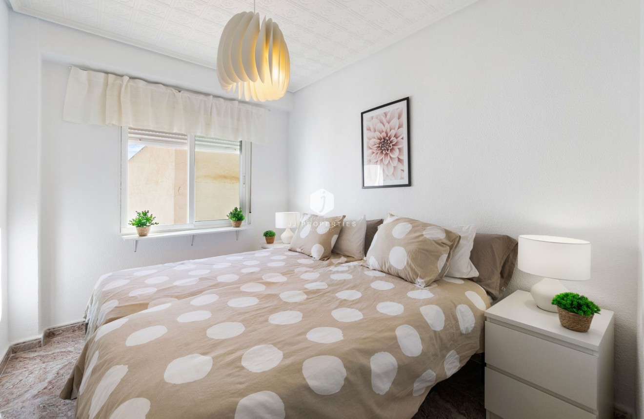 Segunda mano - Apartamento / piso -
Torrevieja - Playa del Cura