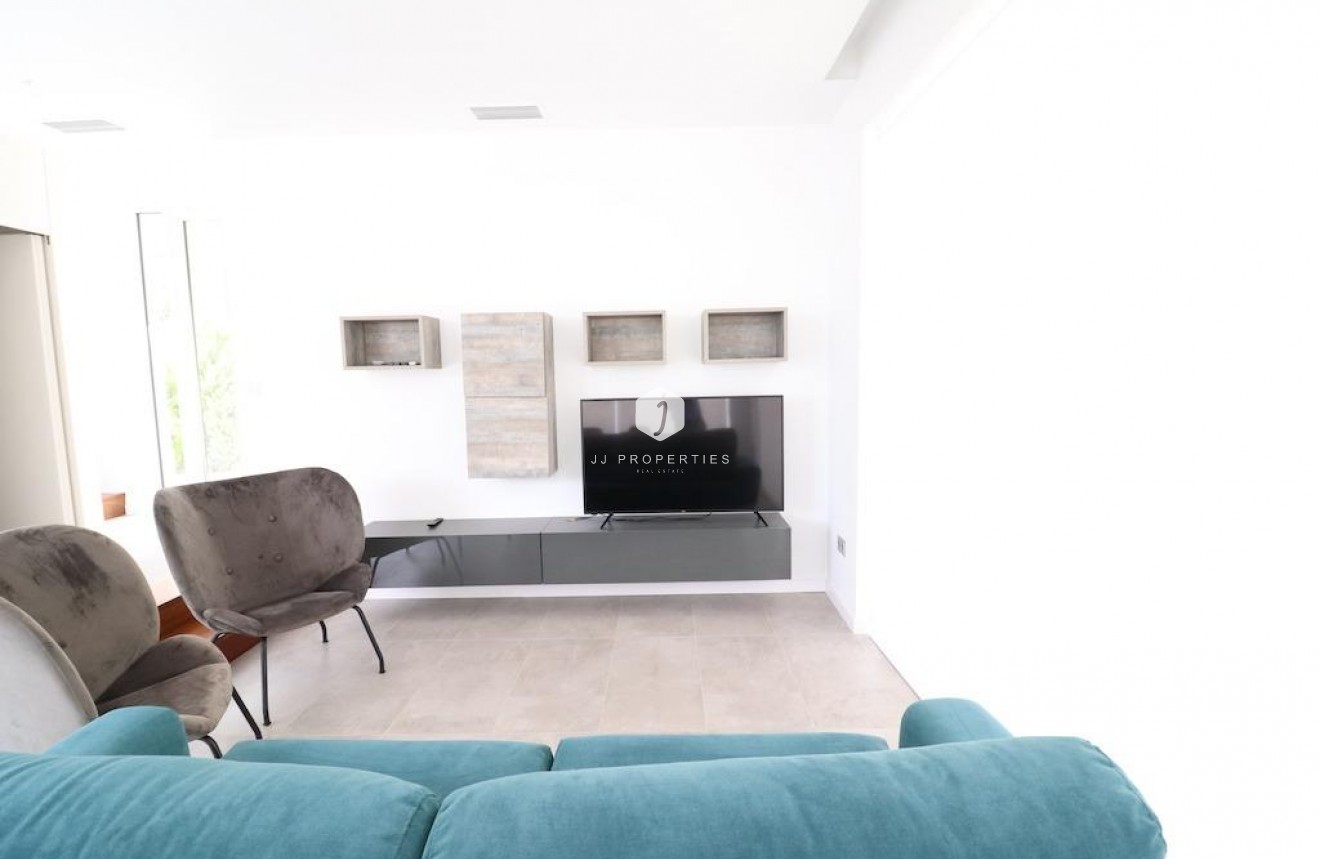 D'occasion - Villa -
Orihuela Costa - Costa Blanca