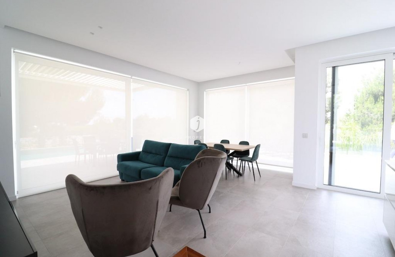 D'occasion - Villa -
Orihuela Costa - Costa Blanca