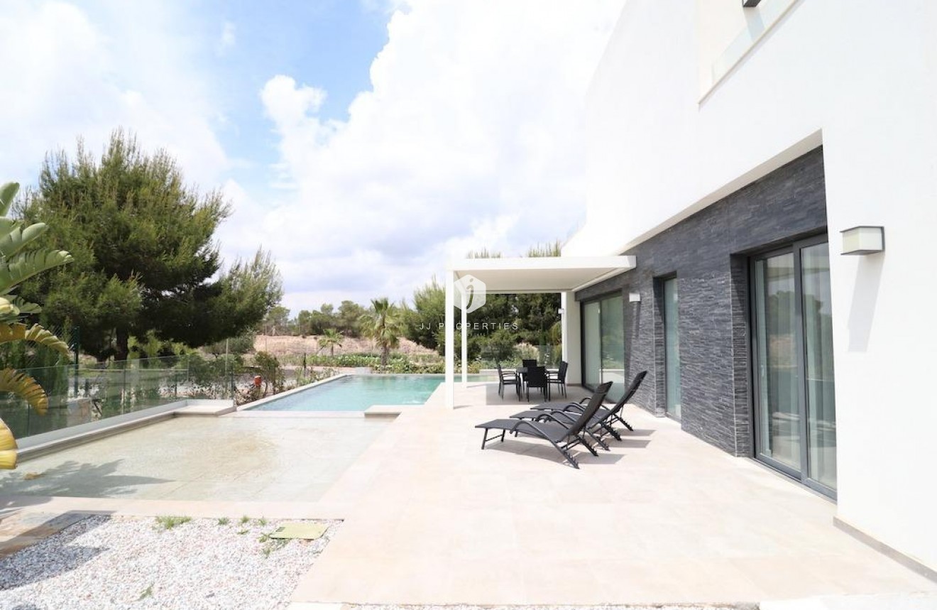 D'occasion - Villa -
Orihuela Costa - Costa Blanca