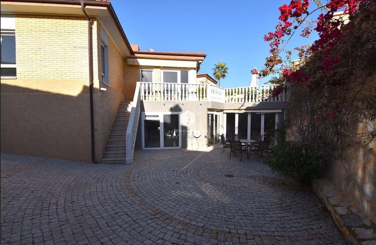 Segunda mano - Villa -
Orihuela Costa - La Zenia