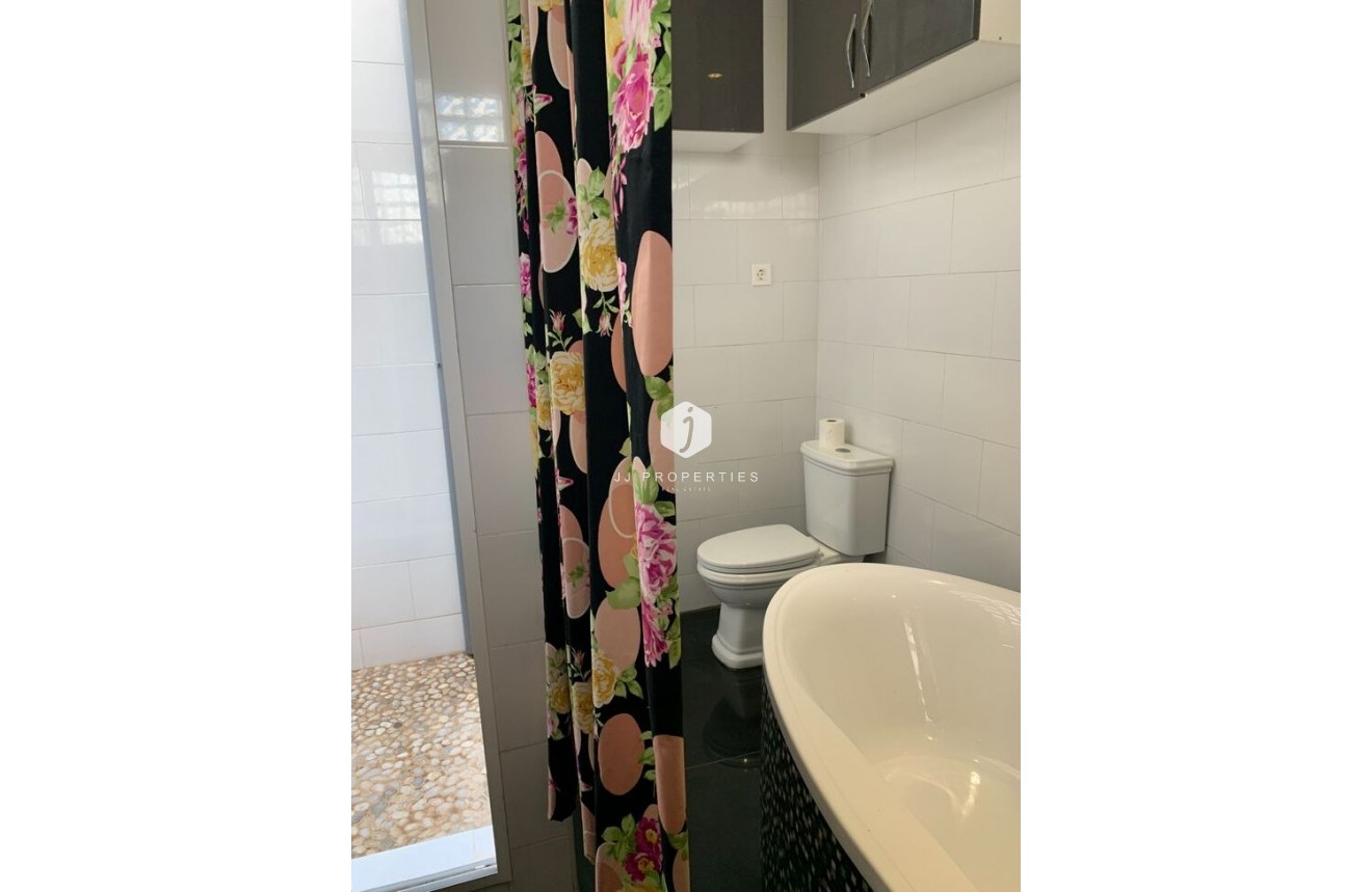 Segunda mano - Duplex -
La Zenia - Costa Blanca