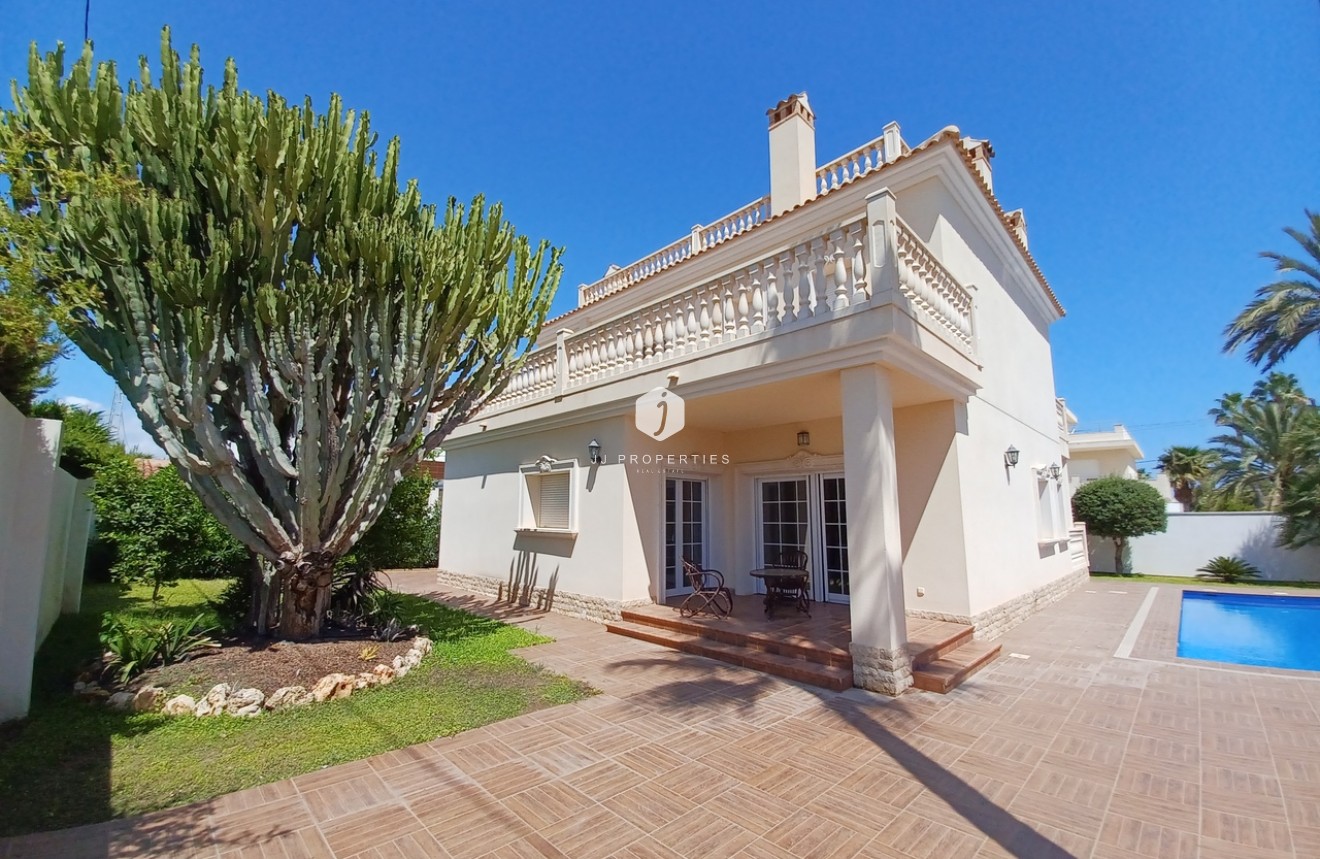 Aus zweiter Hand - Villa -
Cabo Roig - Costa Blanca