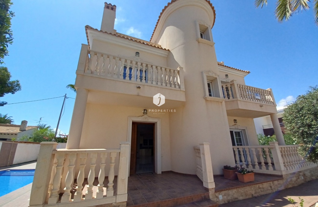 Aus zweiter Hand - Villa -
Cabo Roig - Costa Blanca