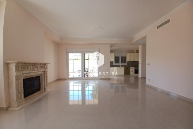 Aus zweiter Hand - Villa -
Cabo Roig - Costa Blanca