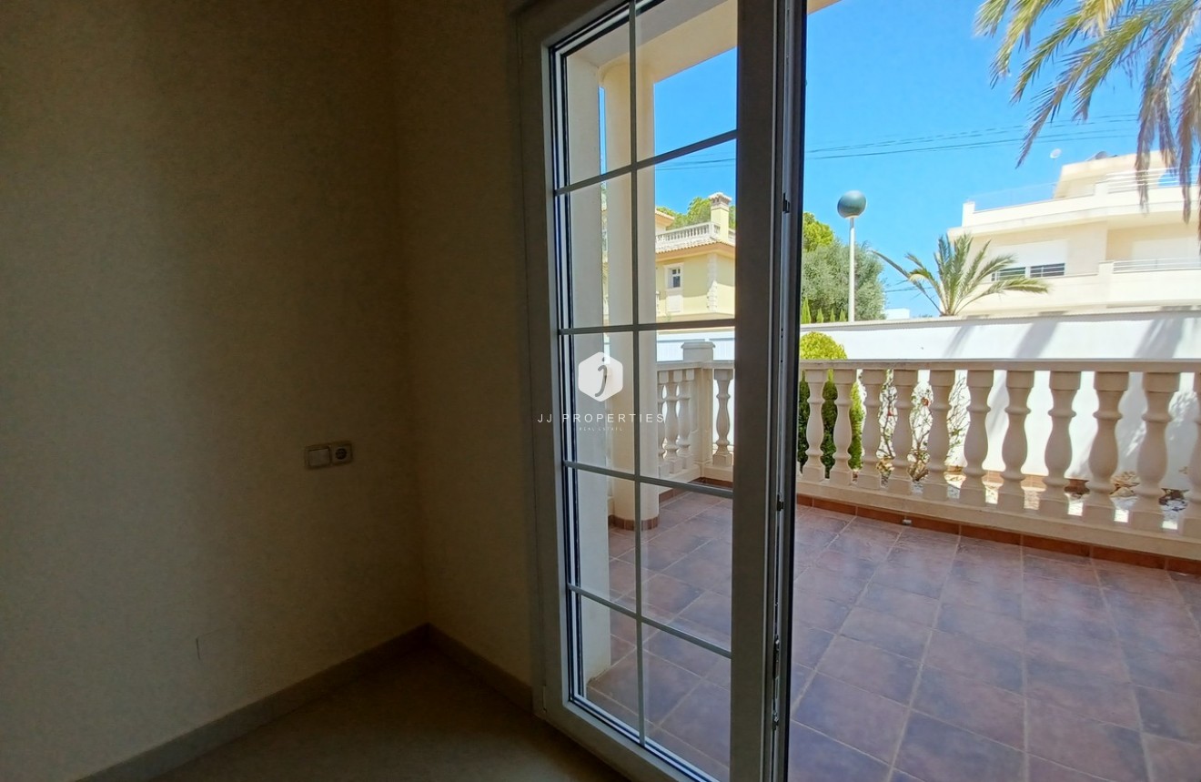 Aus zweiter Hand - Villa -
Cabo Roig - Costa Blanca