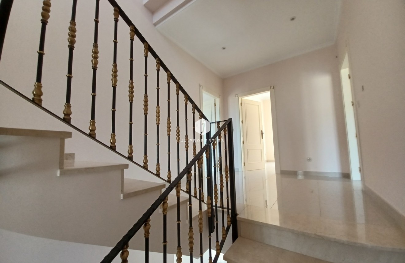 Aus zweiter Hand - Villa -
Cabo Roig - Costa Blanca