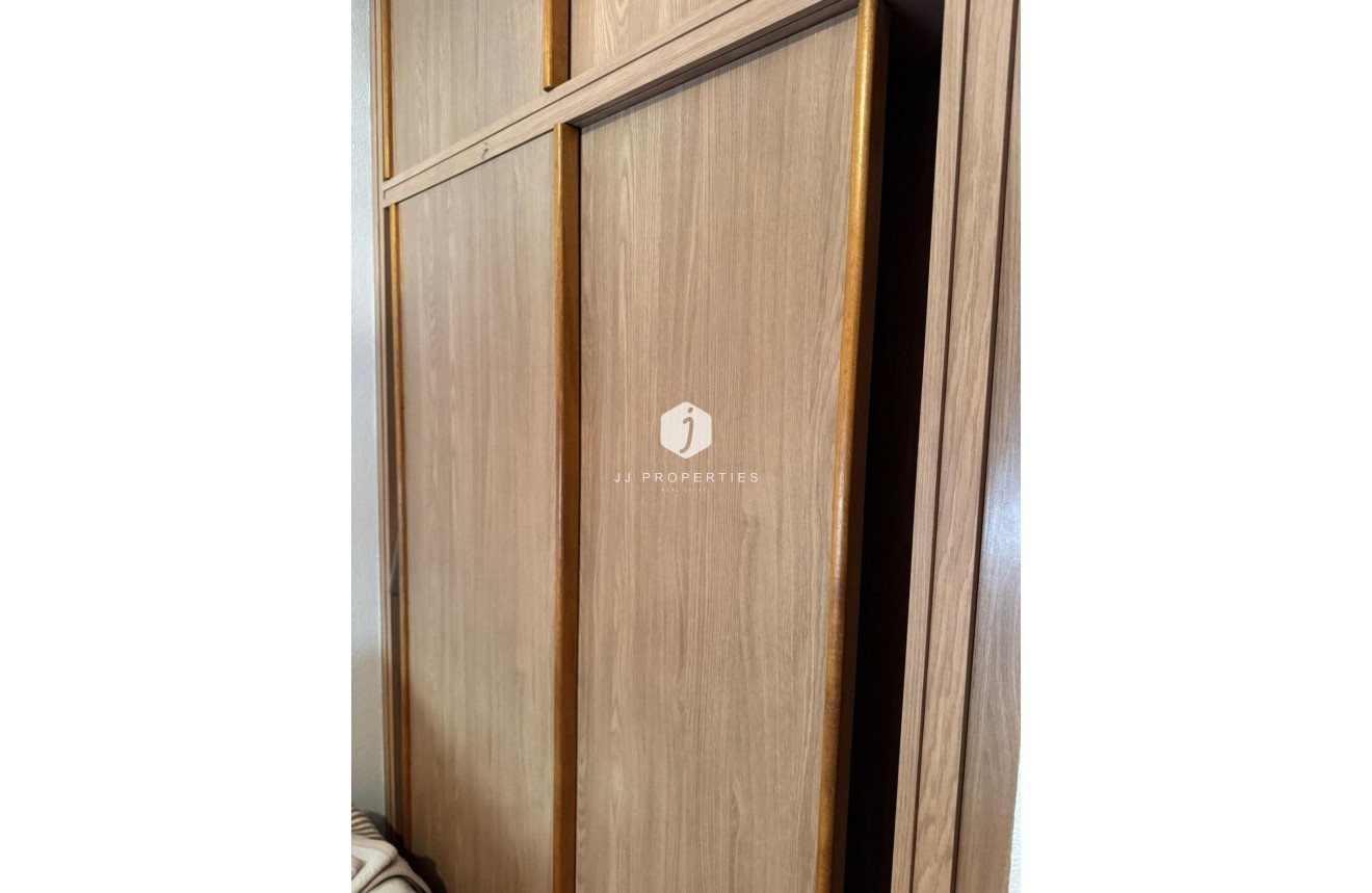 Segunda mano - Apartamento / piso -
Torrevieja - Las Piscinas Naturales