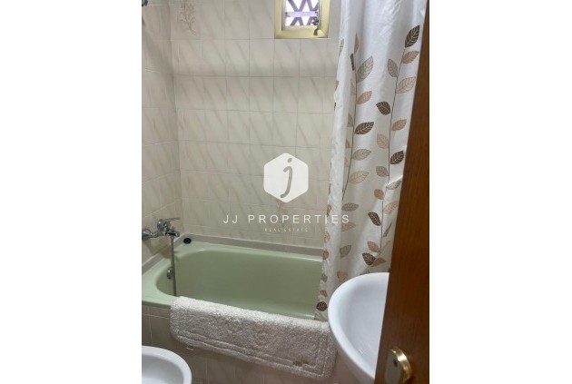 Segunda mano - Apartamento / piso -
Torrevieja - Centro