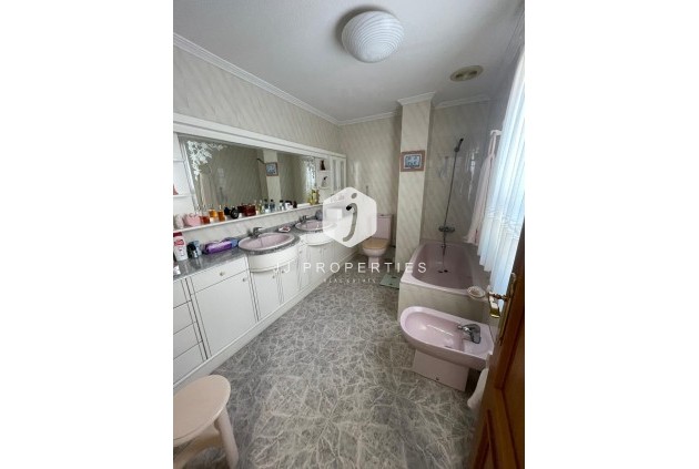 Segunda mano - Apartamento / piso -
Torrevieja - Centro