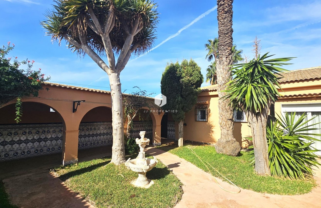 Segunda mano - Villa -
Torrevieja - San luis