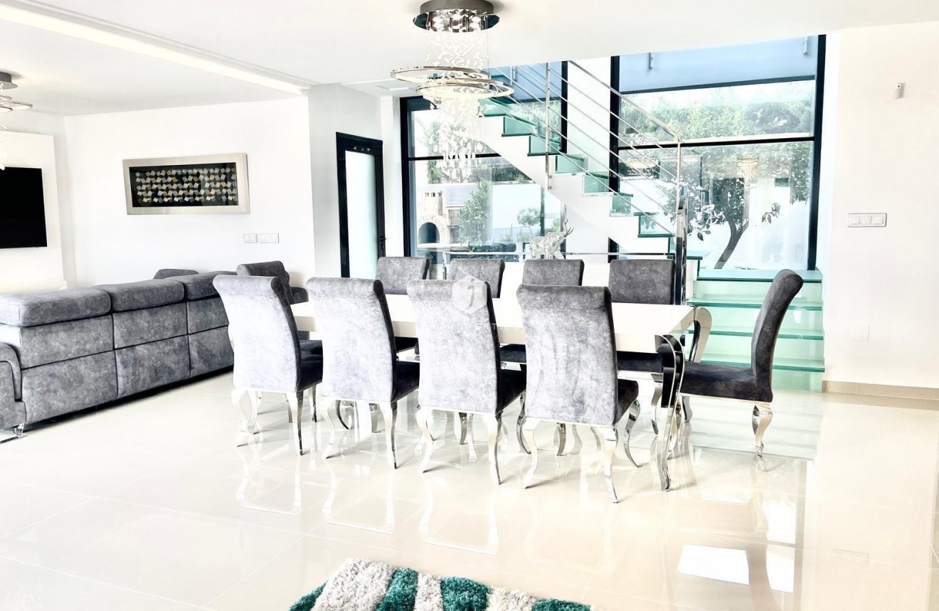 Segunda mano - Villa -
San Miguel de Salinas - Altos De San Miguel