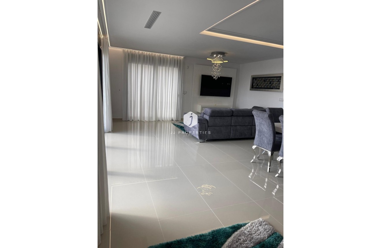 Segunda mano - Villa -
San Miguel de Salinas - Altos De San Miguel