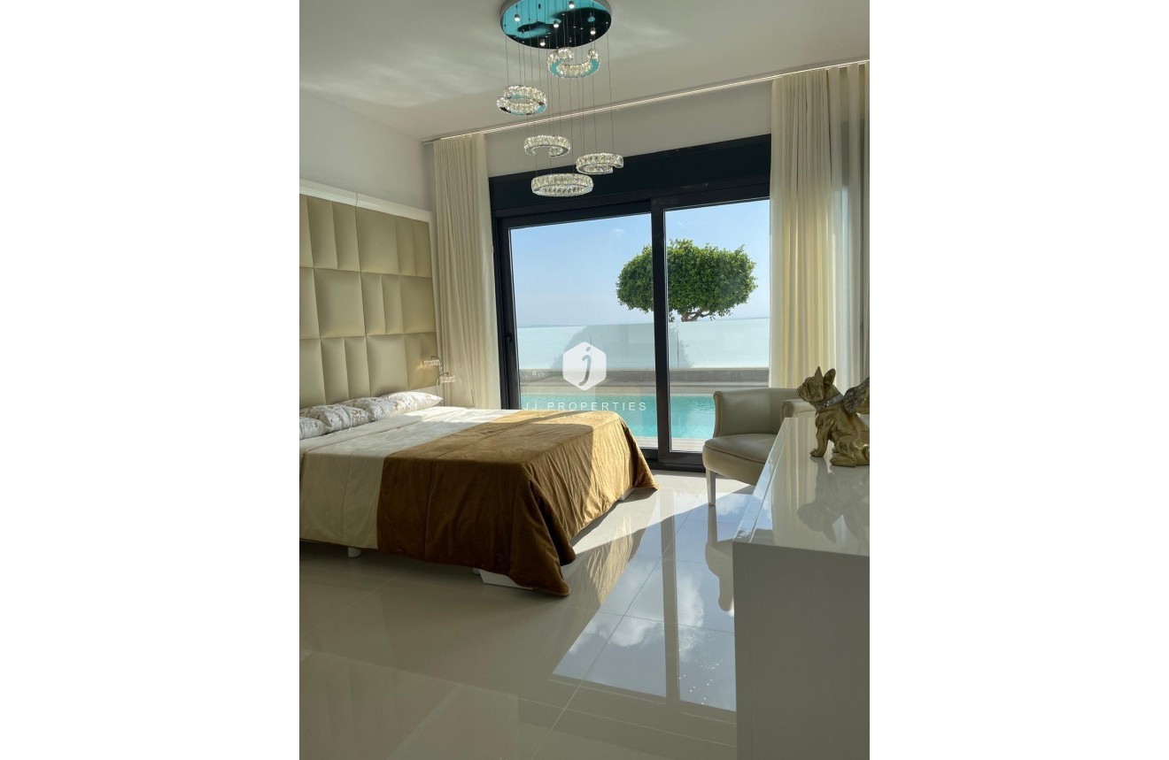 Segunda mano - Villa -
San Miguel de Salinas - Altos De San Miguel