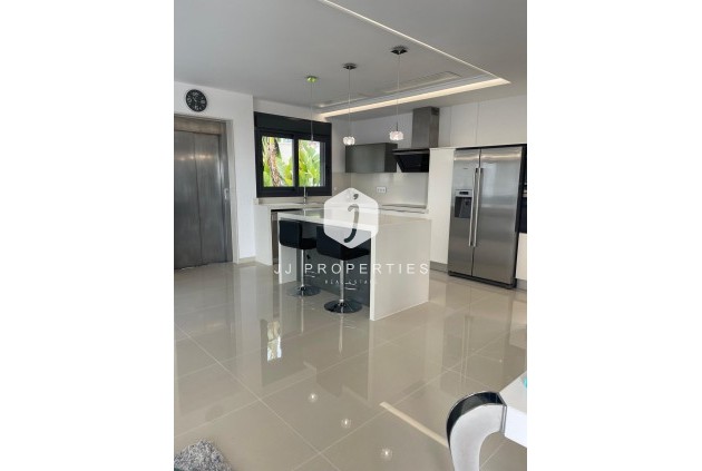 Segunda mano - Villa -
San Miguel de Salinas - Altos De San Miguel