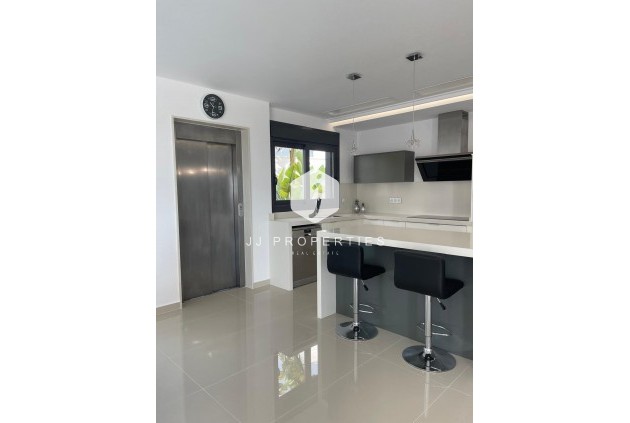 Segunda mano - Villa -
San Miguel de Salinas - Altos De San Miguel