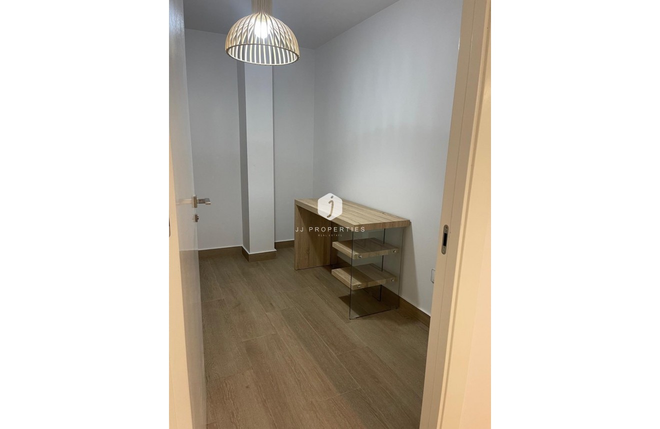 Segunda mano - Villa -
San Miguel de Salinas - Altos De San Miguel