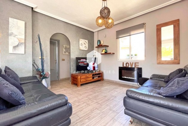 Segunda mano - Villa -
La Zenia - Costa Blanca