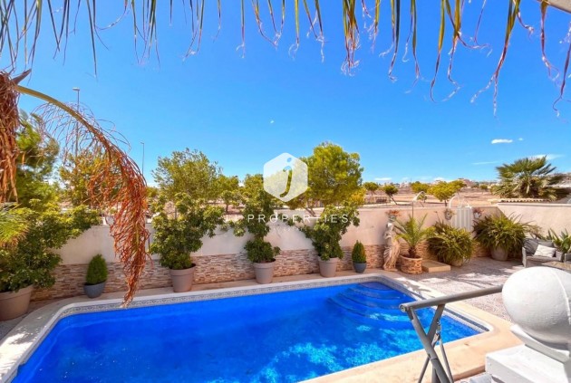 Segunda mano - Villa -
La Zenia - Costa Blanca