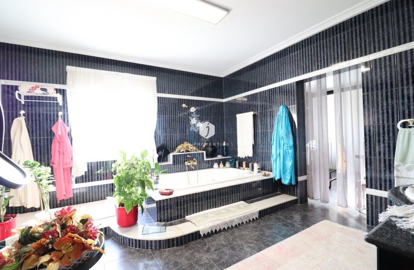 Segunda mano - Villa -
Torrevieja - Costa Blanca