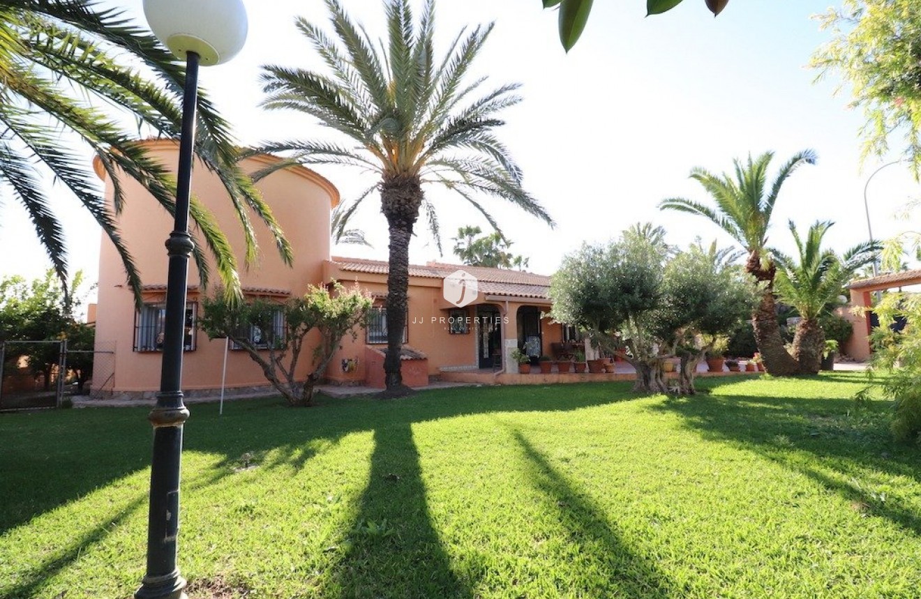 Segunda mano - Villa -
Torrevieja - Costa Blanca