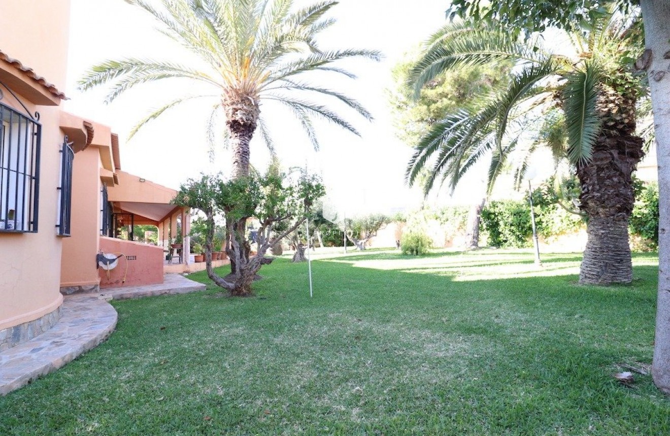 Segunda mano - Villa -
Torrevieja - Costa Blanca